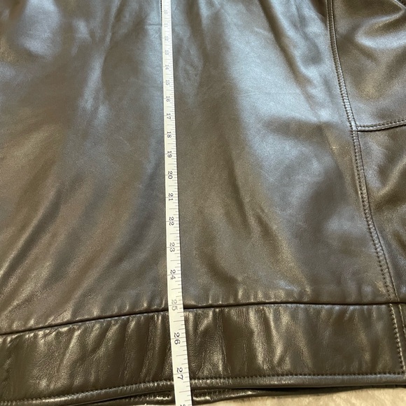 Danier Genuine Leather Bomber Jacket - Picture 10 of 11